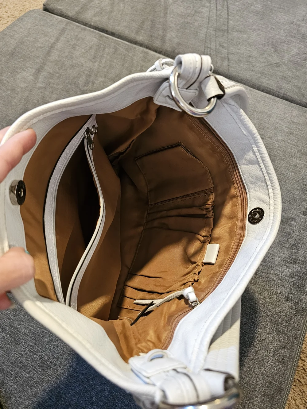 Stone Mountain Accessories White Leather Hobo Shoulder Bag